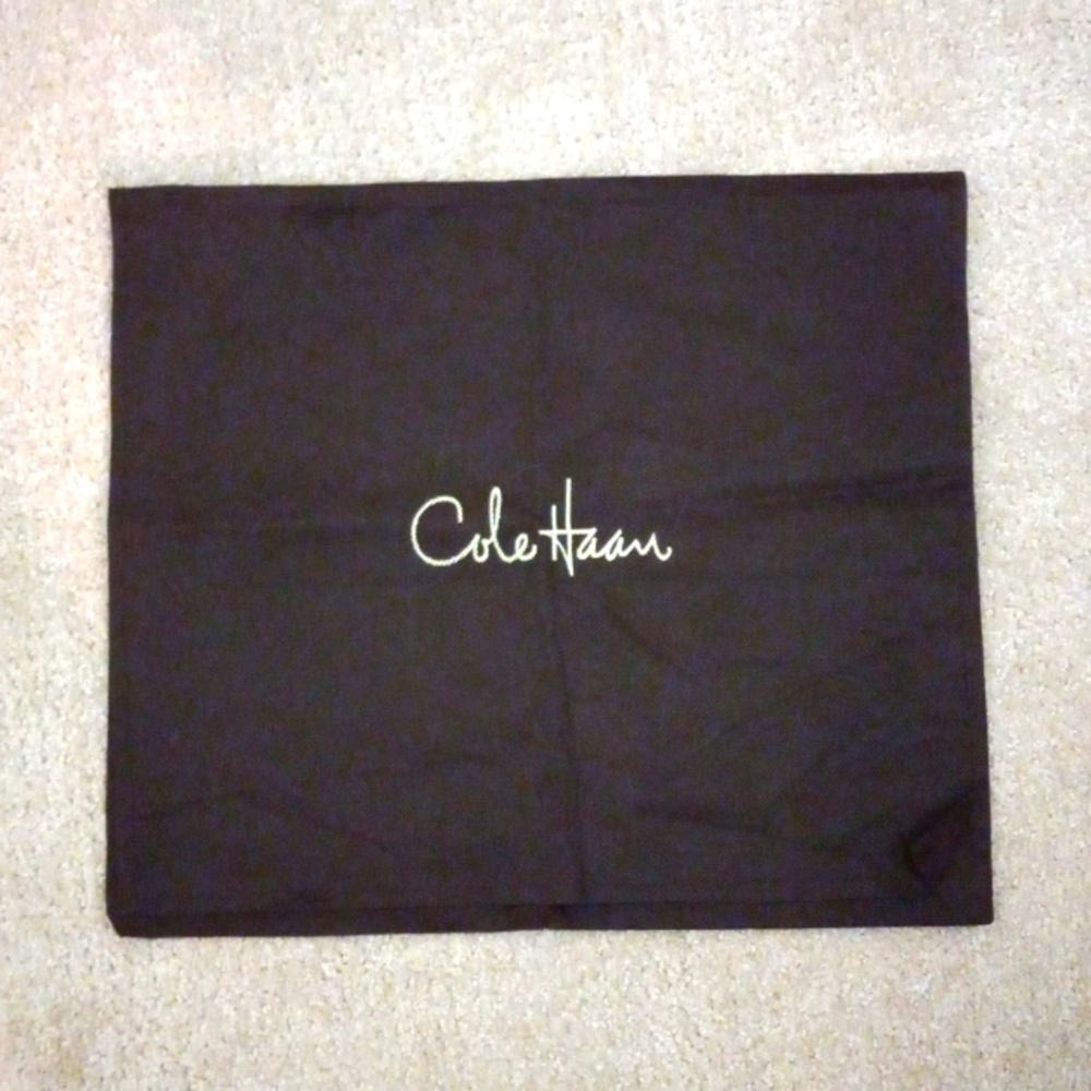 COLE HAAN Fold-Over Light Weight 2-Pocket